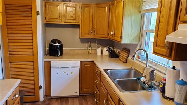 105 Grant Dr, Warrensburg, MO 64093