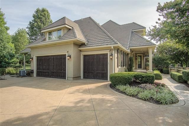 13900 Howe Dr, Leawood, KS 66224