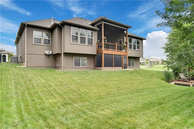 20521 W 108th St, Olathe, KS 66061