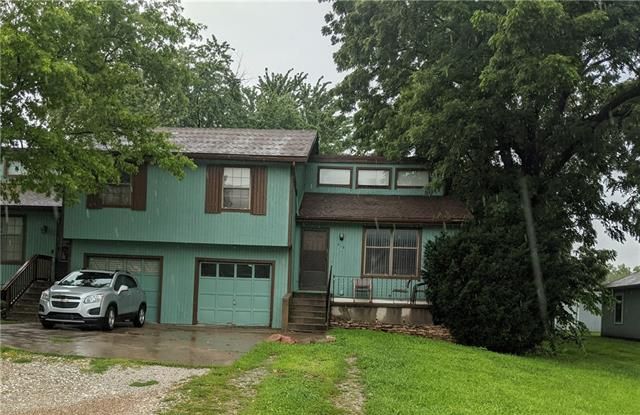 514 Muncie Rd, Leavenworth, KS 66048