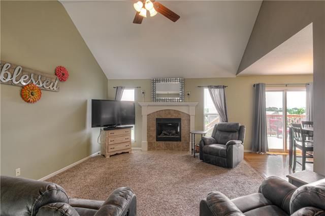 8927 NE 117th St, Kansas City, MO 64157