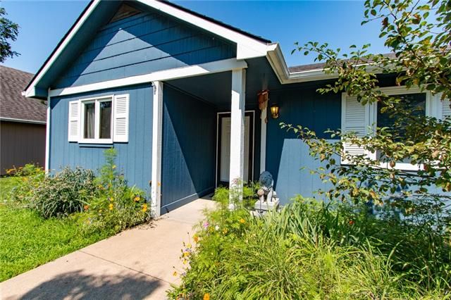2737 Harper St, Lawrence, KS 66046