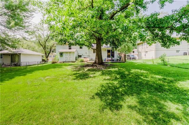 8000 E 92nd Ter, Kansas City, MO 64138