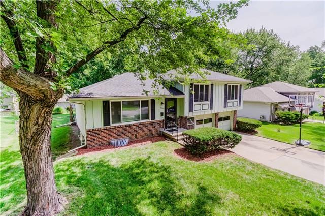 8000 E 92nd Ter, Kansas City, MO 64138
