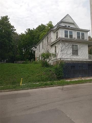 4204 E 7 St, Kansas City, MO 64124