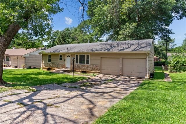 6900 E 97th St, Kansas City, MO 64134