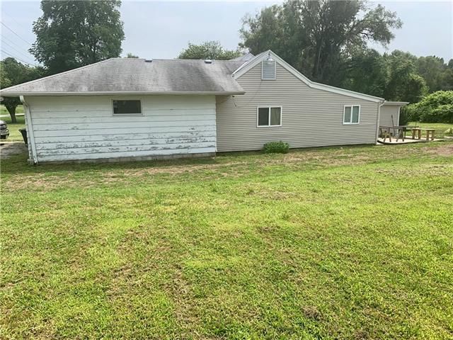 3802 Ajax Rd, St Joseph, MO 64503
