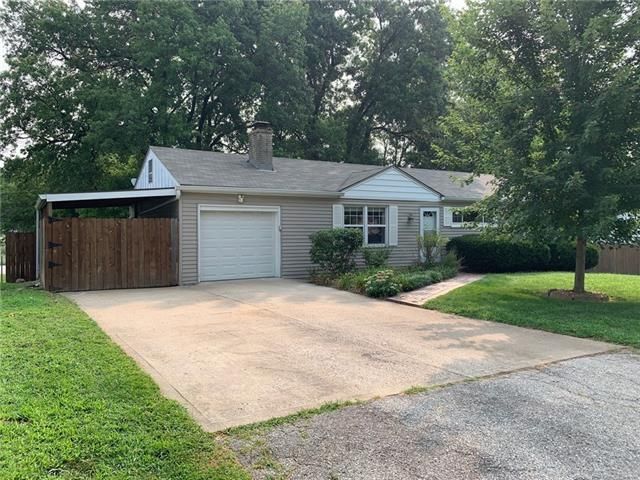 5709 N Lenox Ave, Kansas City, MO 64151