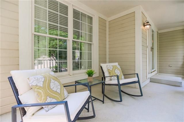 14012 Bradshaw St, Overland Park, KS 66221