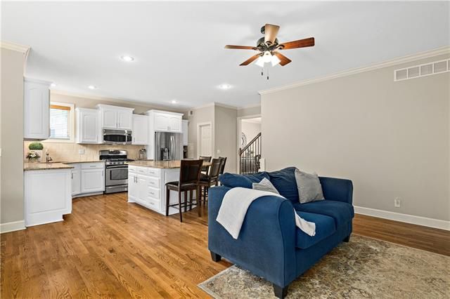 3630 W 155th Ct, Overland Park, KS 66224