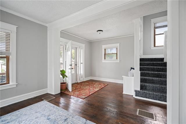 6017 E 14 St, Kansas City, MO 64126