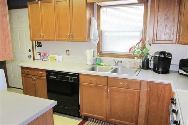 9310 Everett Ave, Kansas City, KS 66112