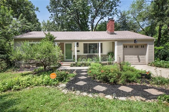 8738 Daniel Boone Rd, Kansas City, MO 64114