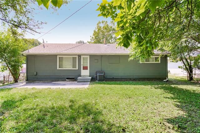 7410 E 109th Ter, Kansas City, MO 64134