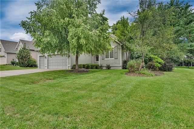 8900 W 160th St, Overland Park, KS 66085