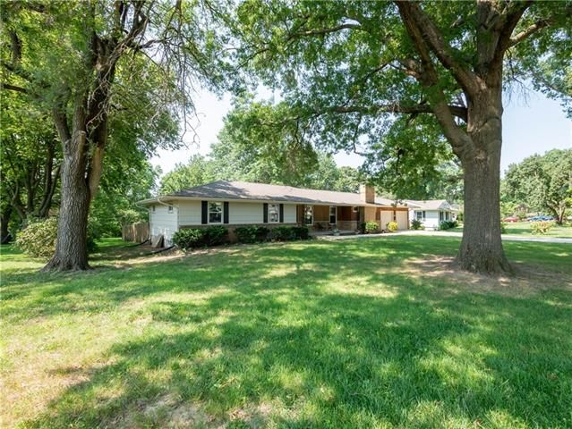 1411 E 108th St, Kansas City, MO 64131