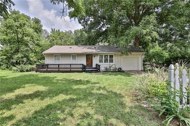 9110 E 52nd Ter, Kansas City, MO 64133