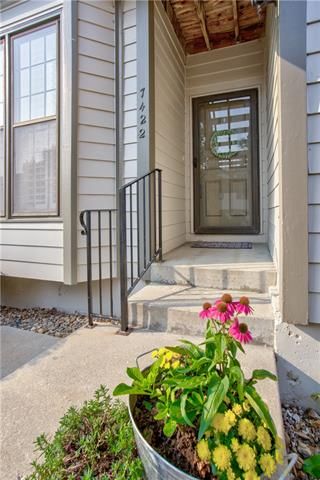7422 Nall Ave, Overland Park, KS 66208