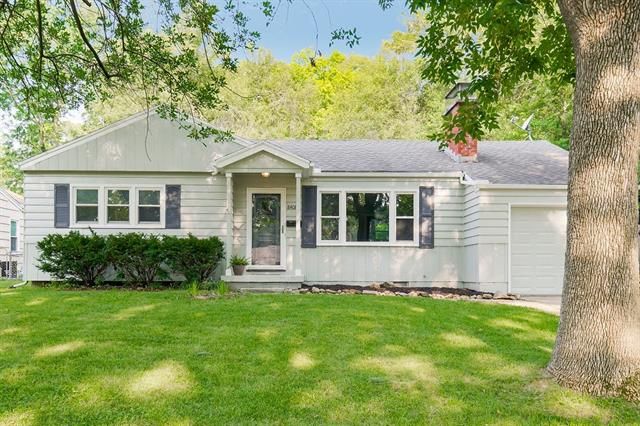 8408 Cherry St, Kansas City, MO 64131