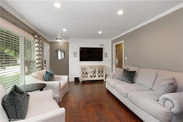 7237 Hardy St, Overland Park, KS 66204