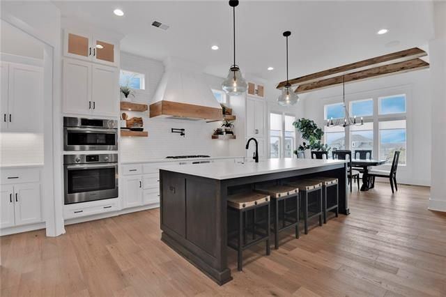 12402 W 169th Ter, Overland Park, KS 66221