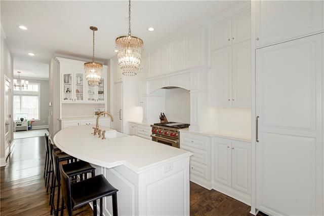 4504 Summit St, Kansas City, MO 64111