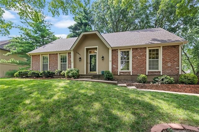 11641 W 101st St, Overland Park, KS 66214