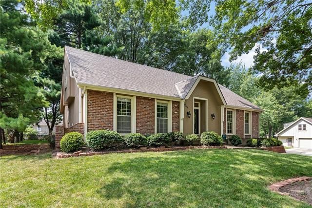 11641 W 101st St, Overland Park, KS 66214