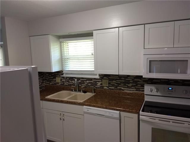 7905 N Stoddard Ave, Kansas City, MO 64152