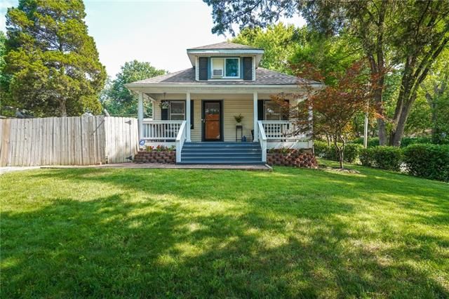 12 E 91st Ter, Kansas City, MO 64114