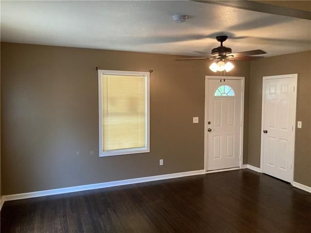 5830 E 15th Ter, Kansas City, MO 64126