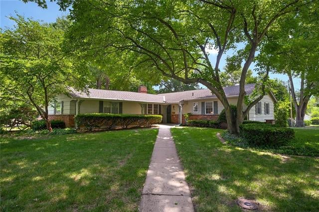 9711 Chadwick Dr, Overland Park, KS 66206