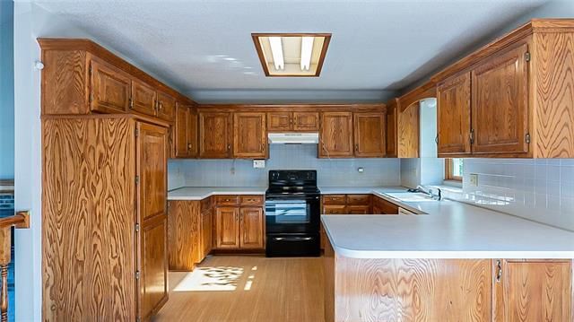 1612 Tawny Dr, Lee's Summit, MO 64086
