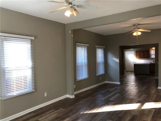 908 4th Ave, Leavenworth, KS 66048