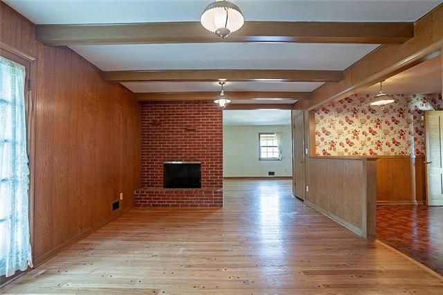 9913 E 85th St, Raytown, MO 64138