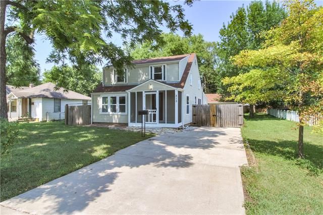 515 B St, Belton, MO 64012