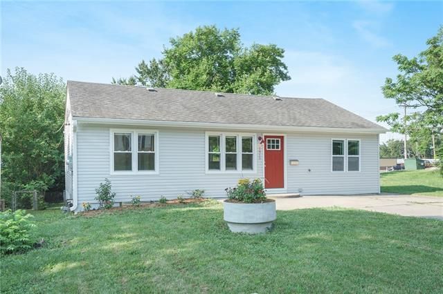 1815 E 84th Ter, Kansas City, MO 64132