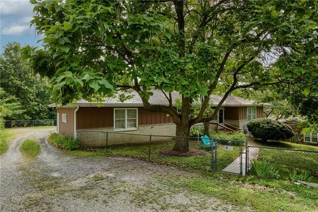 331 NW Woodland Rd, Riverside, MO 64150
