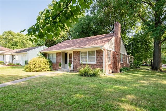 1229 W 76th St, Kansas City, MO 64114