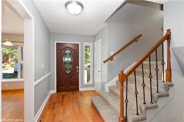13944 S Sycamore St, Olathe, KS 66062