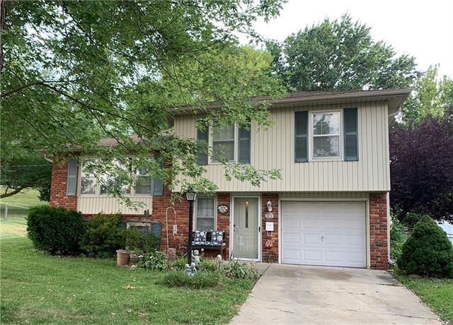 9913 E 51st Ter, Kansas City, MO 64133