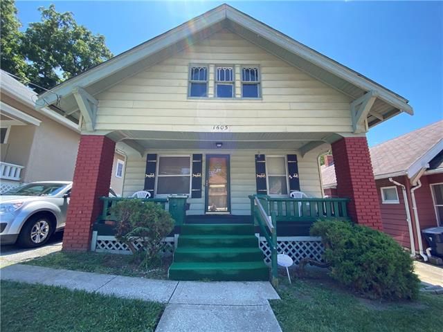 1605 E 43rd St, Kansas City, MO 64110