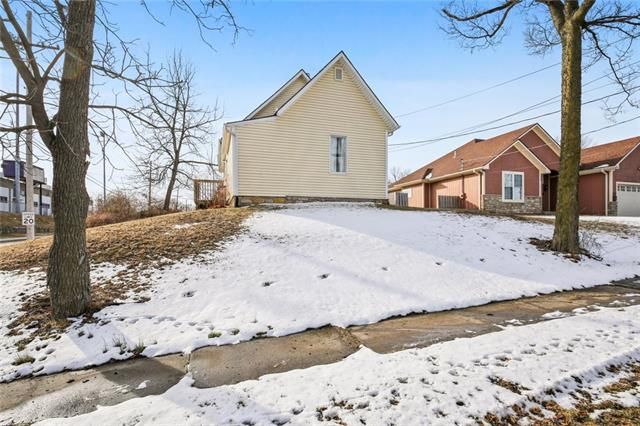 2201 Lawrence Ave, Kansas City, KS 66106