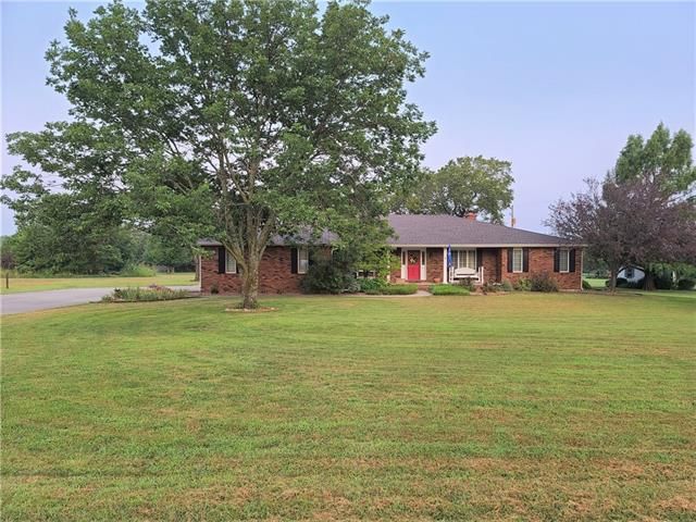14 Golfview Dr, Fort Scott, KS 66701