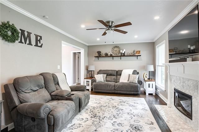 623 E 96th St, Kansas City, MO 64131