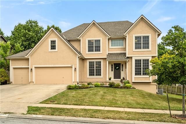 11910 W 132nd Ter, Overland Park, KS 66213