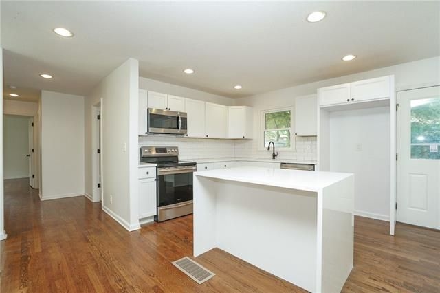 4207 E 113th St, Kansas City, MO 64137