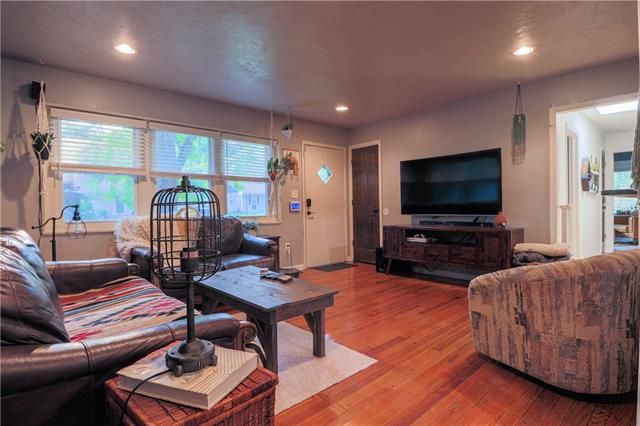 11207 Norby Rd, Kansas City, MO 64137