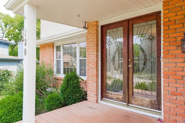 120 E 104th St, Kansas City, MO 64114