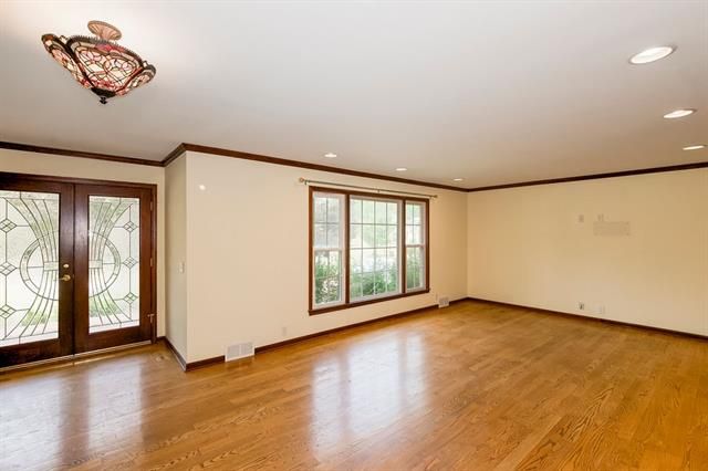 120 E 104th St, Kansas City, MO 64114